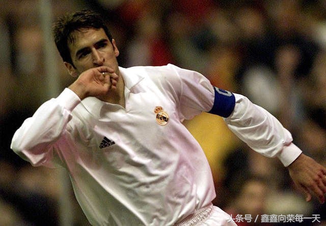 绿茵场十大王子,天下足球十大绿茵王子