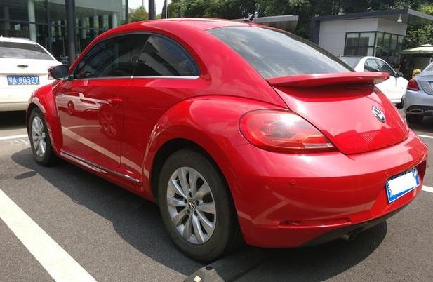 模特刘小姐，10万块买二手甲壳虫，并且说就喜欢这样的车身！