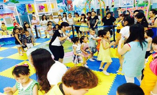 电梯突发故障孕妇出事谁负责,电梯故障孕妇突然生了