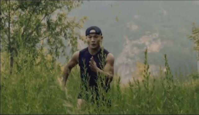 一龙最牛的一次ko,一龙罕见高扫腿ko对手功力深厚