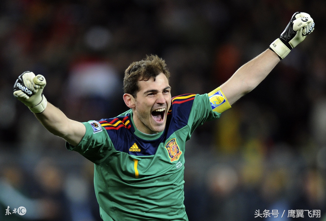 足球守门员手套的重要性,足球史上最粘的守门员手套