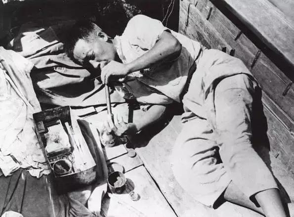 救国家于危难救民族于存亡的人,救人民于水火助人民于危难