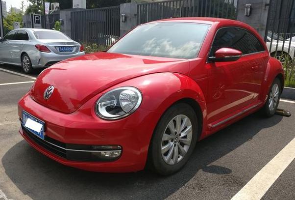 模特刘小姐，10万块买二手甲壳虫，并且说就喜欢这样的车身！