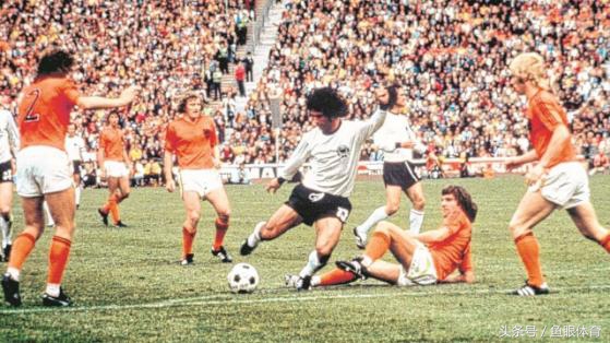 足球德国战车十大经典,德国足坛十大传奇足球巨星
