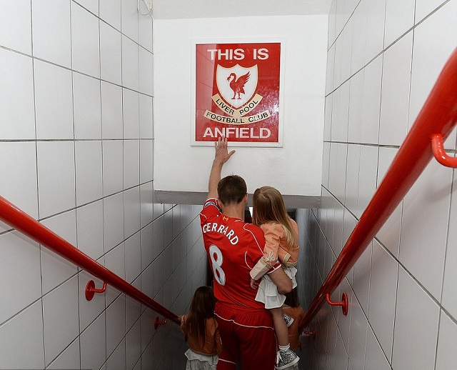 天下足球送别皮尔洛,天下足球温情告别