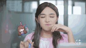 适合圆脸万圣节妆容教程,万圣节搞笑妆容教程