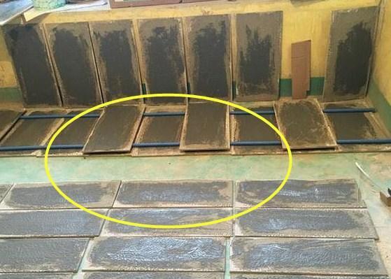 卫生间做地砖上墙总是掉？老泥工家都这样做，不空鼓更牢固