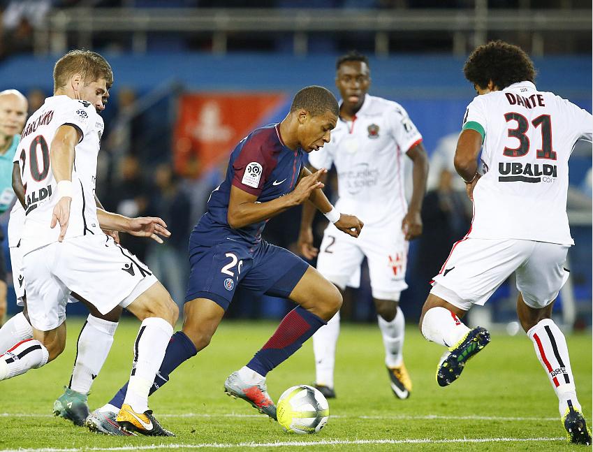 内马尔给姆巴佩的三个单刀,巴黎圣日耳曼有人给内马尔传球吗