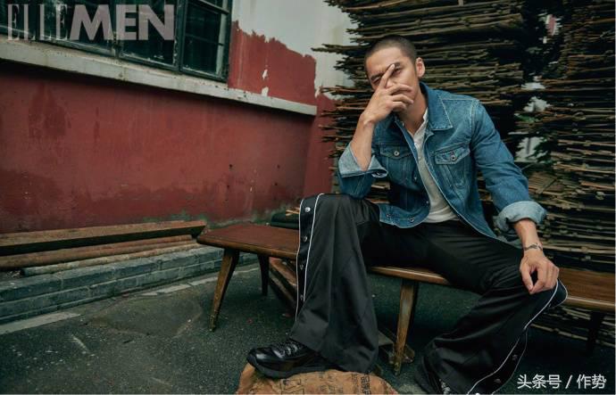 他有人鱼线和八块肌，却说：我不想露给你们看！