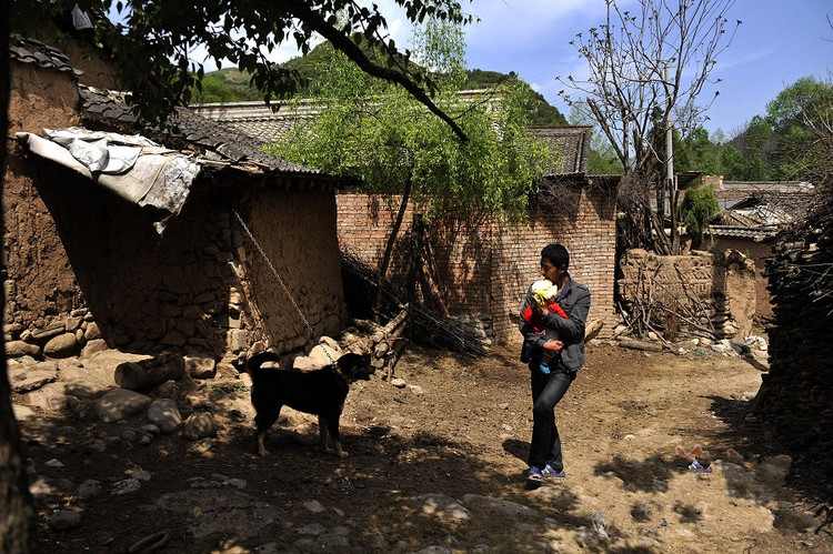 老公很有钱可是对媳妇很抠门,老公很有钱