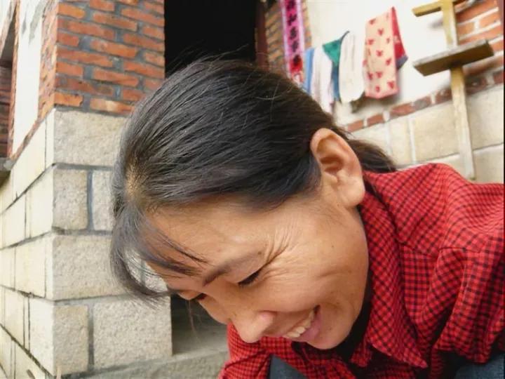 听到“你害想咋滴呀”的那一刻，她哭了