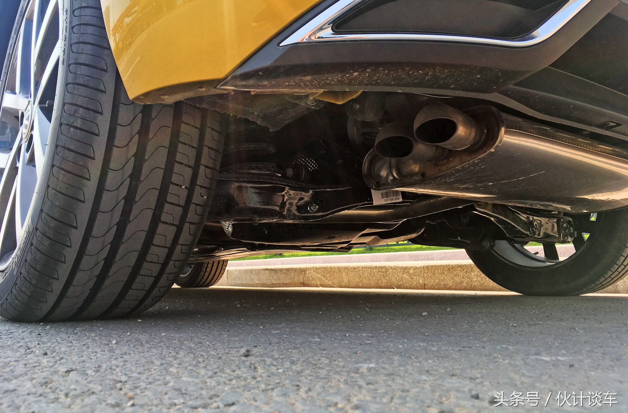 全新大众高尔夫实车非常的靓眼,大众高尔夫到底是一款什么样的车