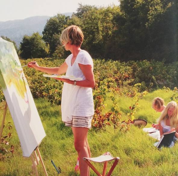 绝不瑟缩于人生的安全角落，只做自由炽烈的花朵