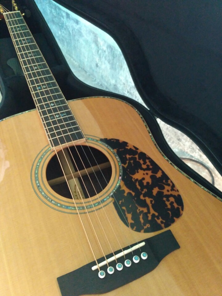 初学者木吉他选什么好,合板吉他和全单吉他怎么区别