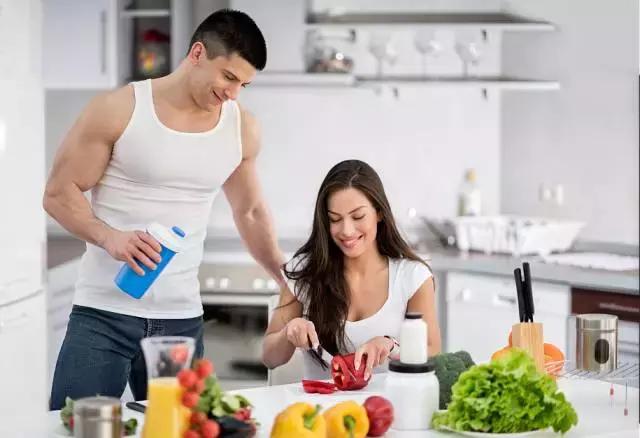 新手小白学健身餐,网红健身教练的锻炼方法