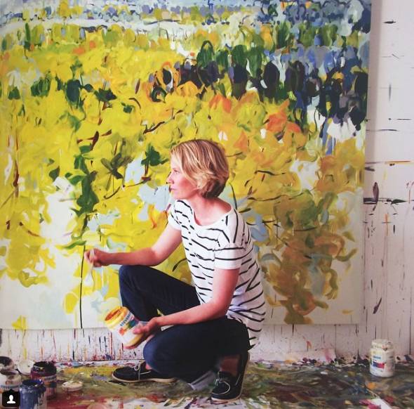 绝不瑟缩于人生的安全角落，只做自由炽烈的花朵