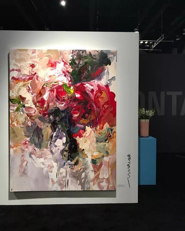 绝不瑟缩于人生的安全角落，只做自由炽烈的花朵