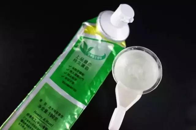 挂钩老是掉怎样让它牢固,挂钩怎么取下来不留痕迹呢