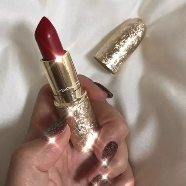 mac圣诞限定口红深唇试色,mac圣诞限定口红无滤镜试色