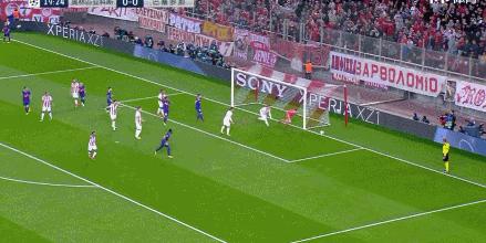 巴萨梅西被踢,梅西欧冠1v5苏亚雷斯