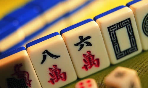 不能吃牌只能碰牌的麻将打法技巧,麻将血战碰牌不打能不能再继续杠