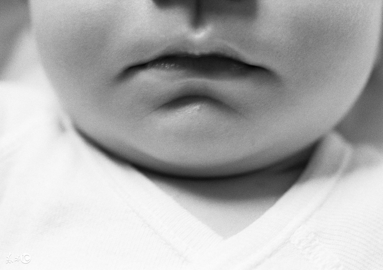 宝宝手脏怎么处理,婴儿手脏了怎么擦