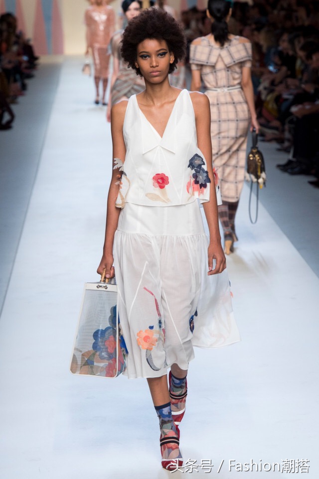 品牌盛宴fendi2018春夏时装秀,fendi皮草时装秀