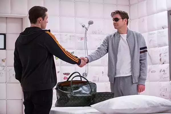 仍然「死不正经」，这部电影不服不行