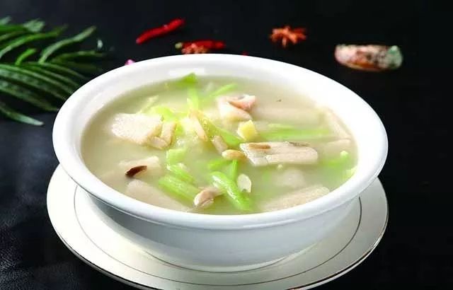 如何有效的解决哺乳期涨奶,哺乳期来例假了奶量变少怎么办