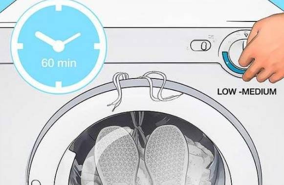 出门鞋子被雨淋湿了怎么弄干,下雨鞋子进水怎么处理