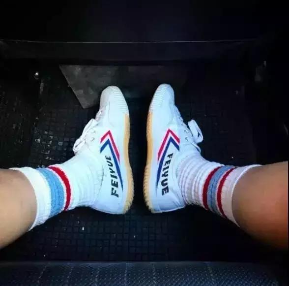 好看的国货小白鞋夏天推荐,好看又舒服的小白鞋秒杀