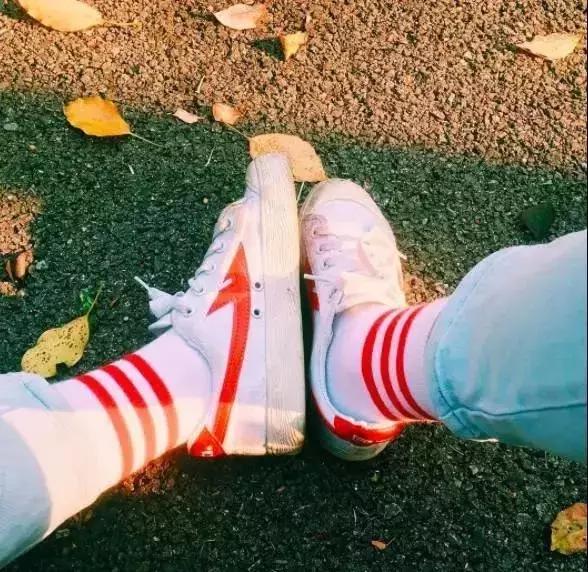 好看的国货小白鞋夏天推荐,好看又舒服的小白鞋秒杀