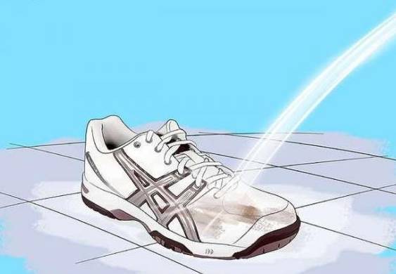 出门鞋子被雨淋湿了怎么弄干,下雨鞋子进水怎么处理