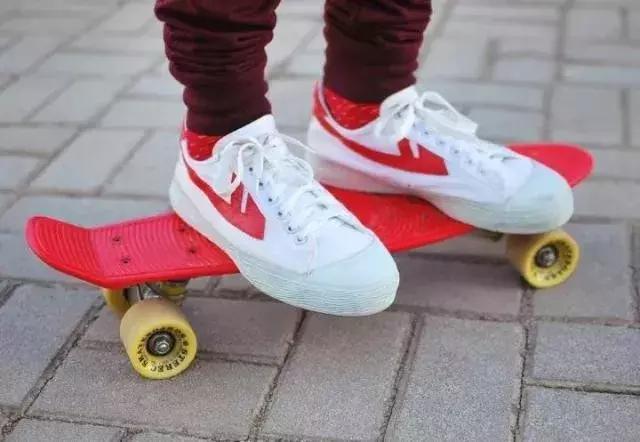 好看的国货小白鞋夏天推荐,好看又舒服的小白鞋秒杀