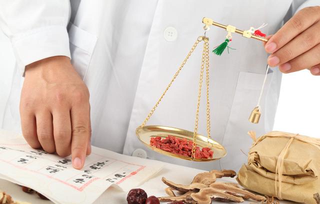 脸上的痘痘偏方中医,脸上总长痘痘怎么祛痘