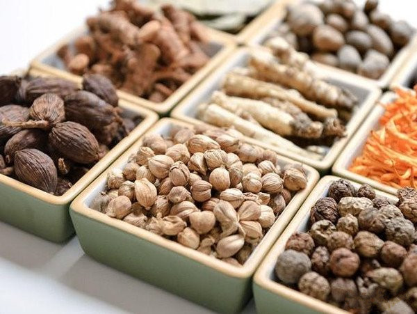 脸上的痘痘偏方中医,脸上总长痘痘怎么祛痘