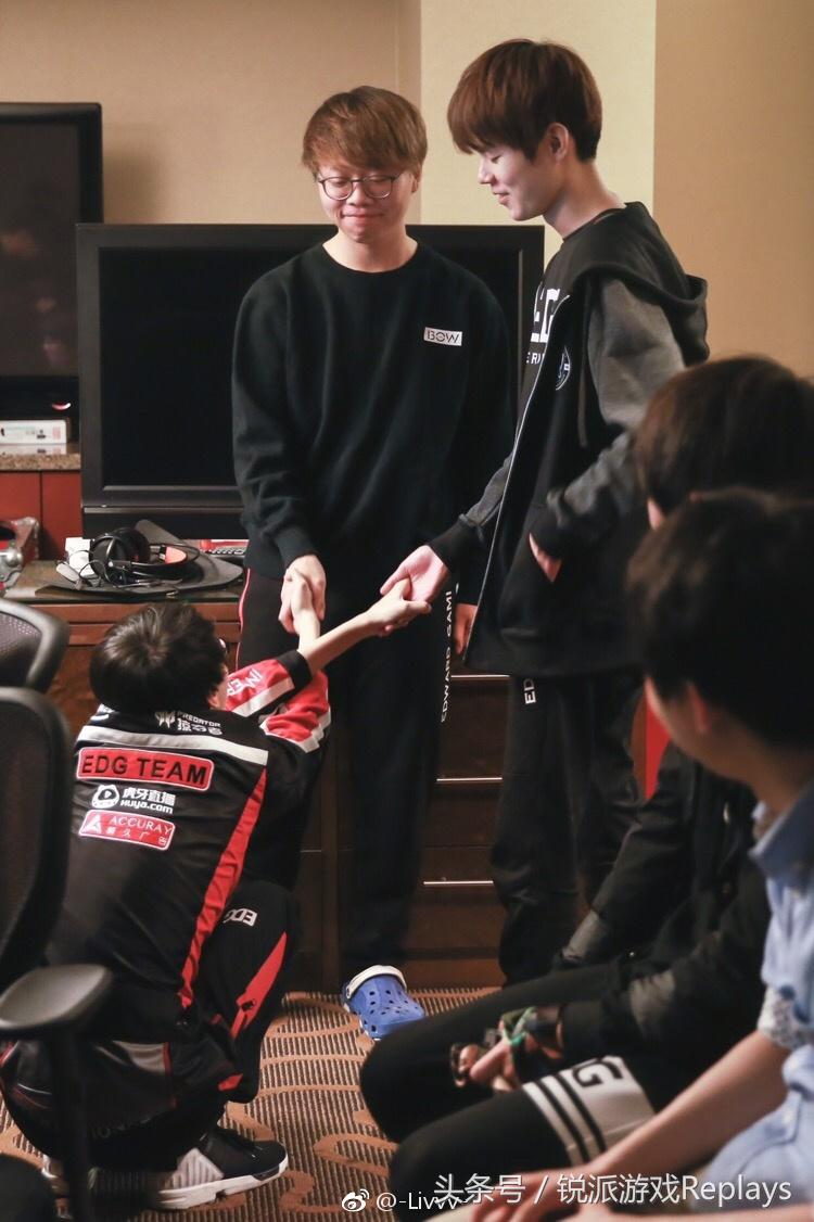 “妹驼”组合再聚首时隔一年感情仍然