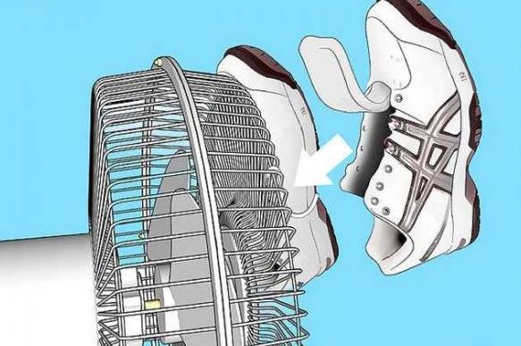 出门鞋子被雨淋湿了怎么弄干,下雨鞋子进水怎么处理