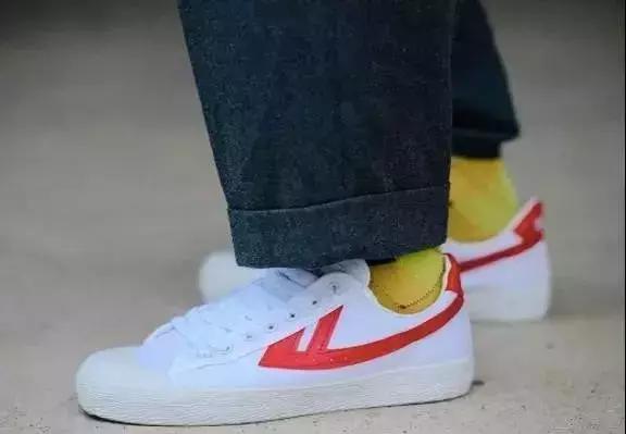 好看的国货小白鞋夏天推荐,好看又舒服的小白鞋秒杀