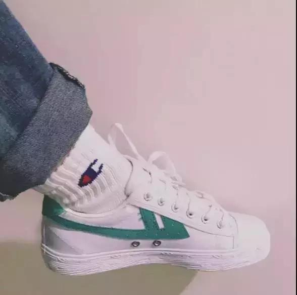 好看的国货小白鞋夏天推荐,好看又舒服的小白鞋秒杀