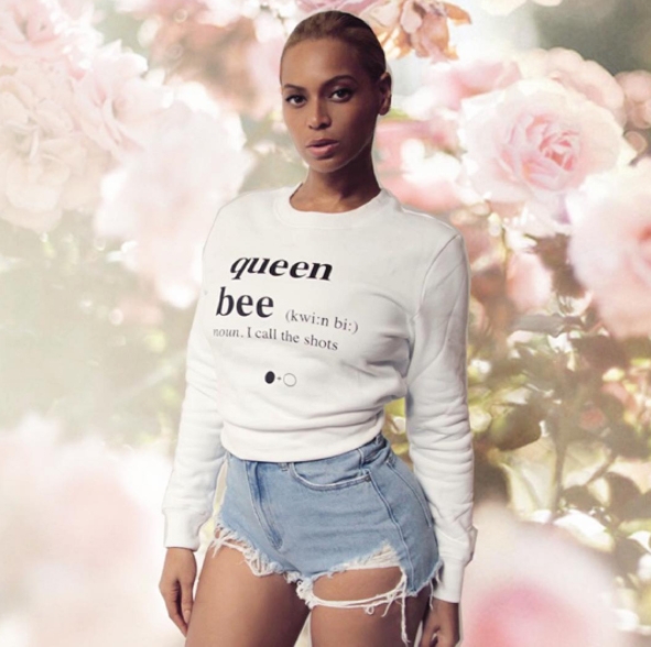 幽默又百搭！IG潮人都爱的ABlackandWhiteStory标语T恤