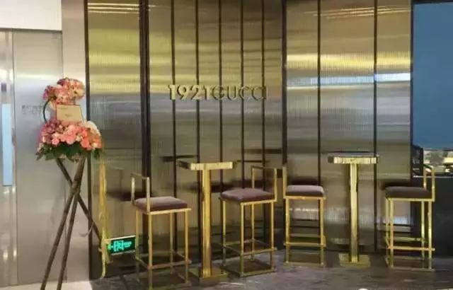 又一次站在了世界之巅！上海就是这样一个实力城市！来了就不想走