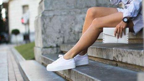 帆布鞋子染色了怎么恢复原状,帆布鞋被84染色了怎么变回来