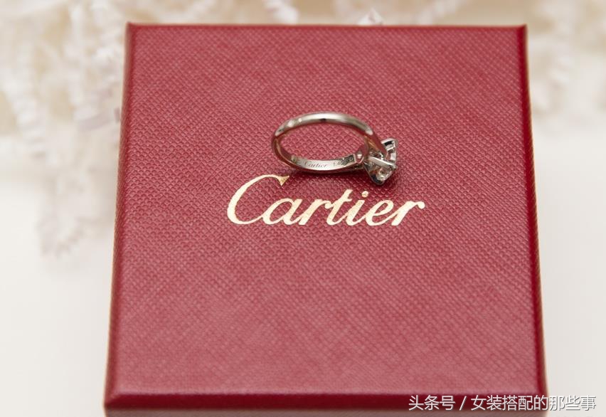 卡地亚Cartier订婚钻戒1895一生一世