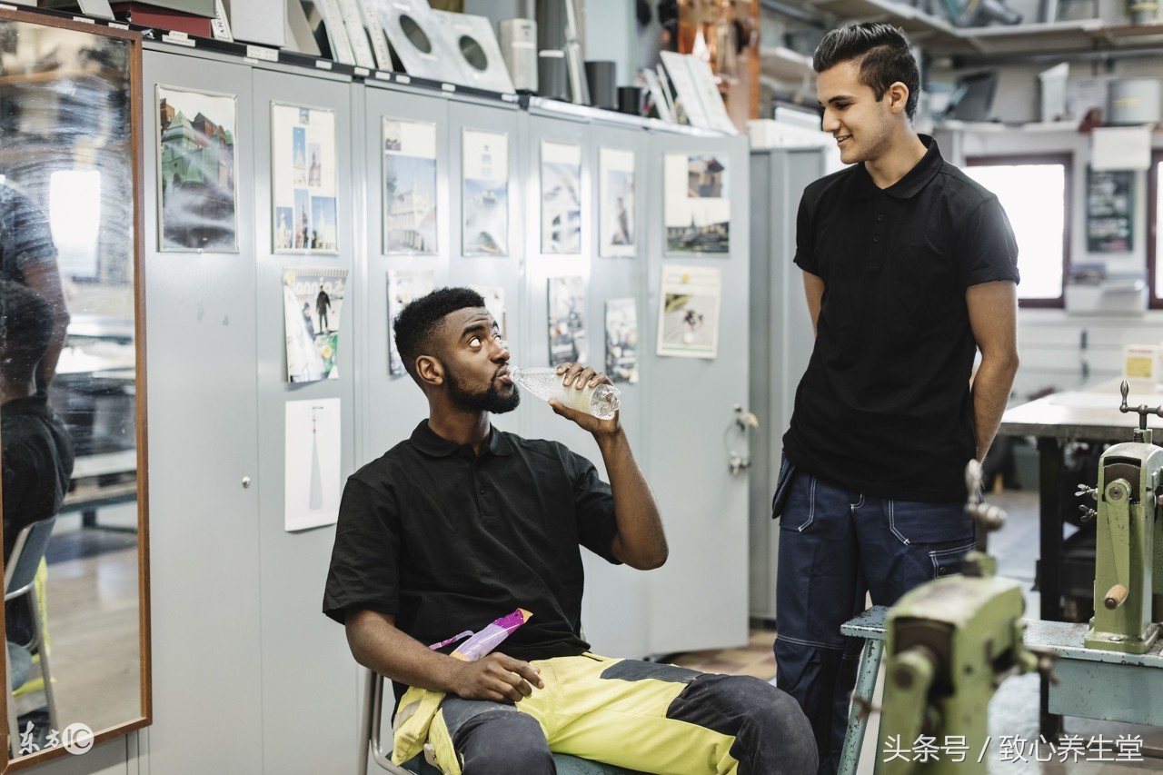 未老先衰怎么导致的,未老先衰的另一个解释