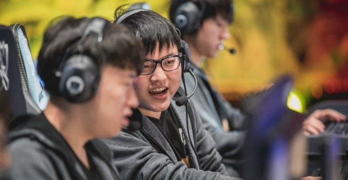 skt战队被嘲讽,管泽元被粉丝骂到下播