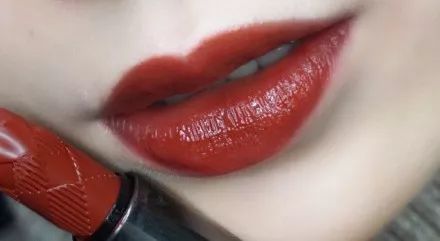 这大概是史上最全口红种草了！不Allin也能有全世界最美的色号！