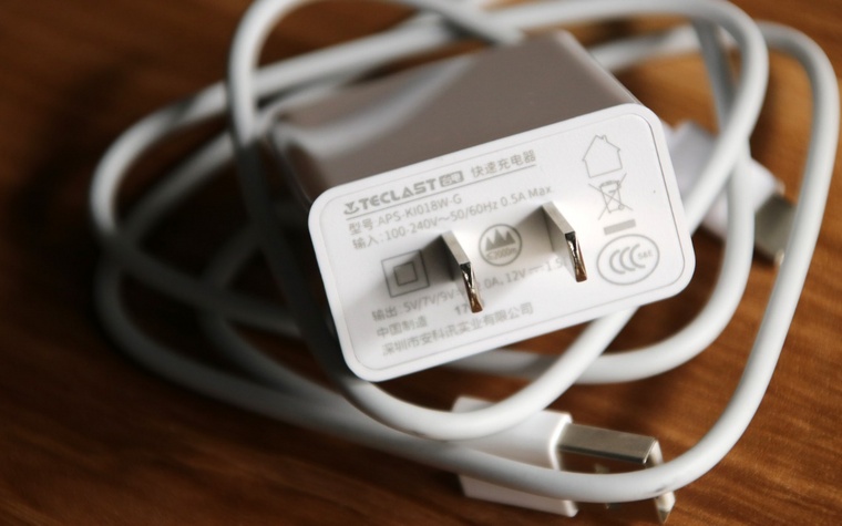 台电平板电脑玩穿越火线,2.5k屏幕平板