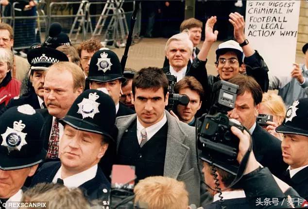 坎通纳踢曼联视频,曼联队长坎通纳霸气