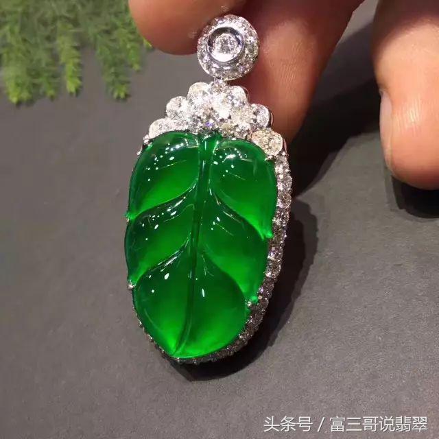 翡翠戴身上发热是什么原因,翡翠戴着变黑怎么回事